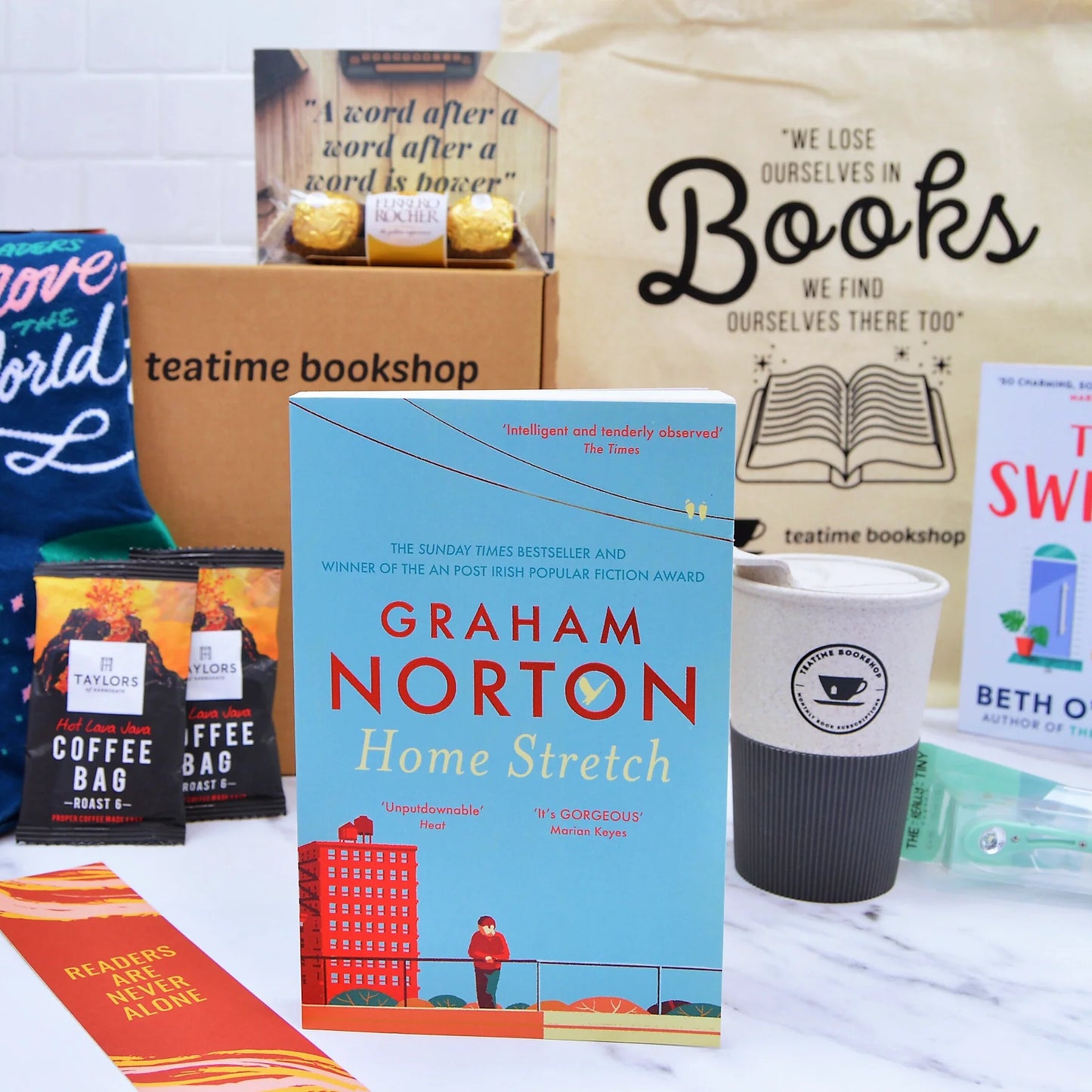 Book Lover’s Gift Hamper UK – Literary Treats & Cosy Reading Gifts