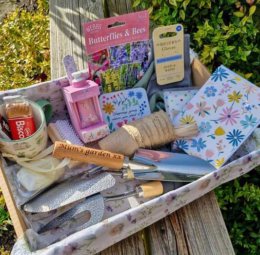 Personalised Gardening Gift Hamper | Luxury Gardeners Gift Set with Tools & Treats