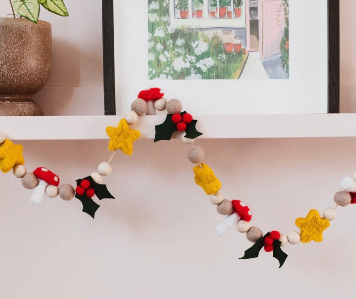 Winter Whimsy Needlefelt Garland Kit – DIY Wool Decoration Craft